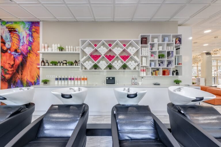 How to Build a Strong Salon Brand That Stands Out Locally